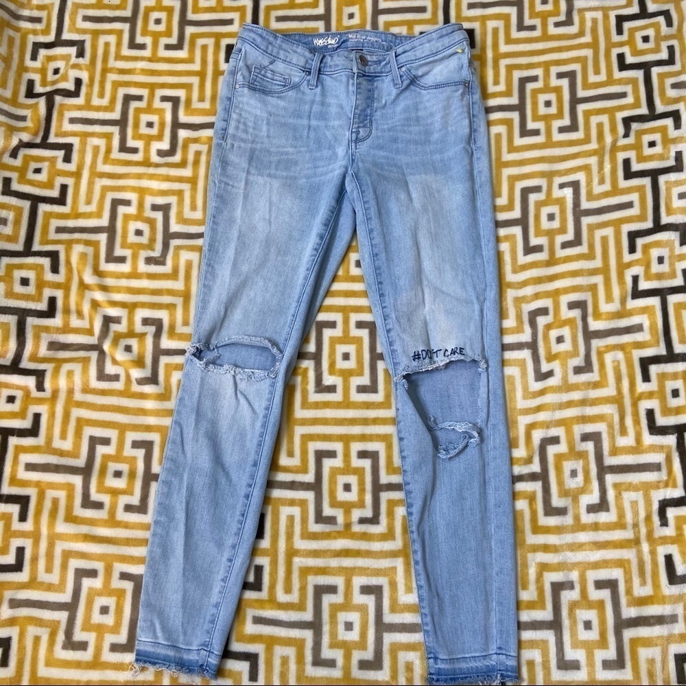 Mossimo Light Wash Distressed Jeans Womens 4 Frayed Hem Blue Denim Casual